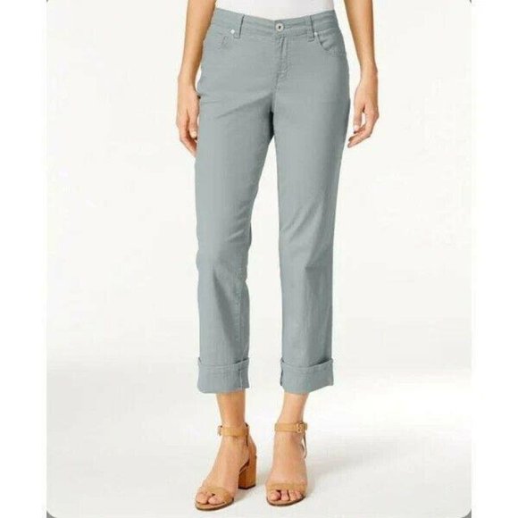 NWT Style & Co Gray Capris Petite Curvy Cuffed - Picture 1 of 3